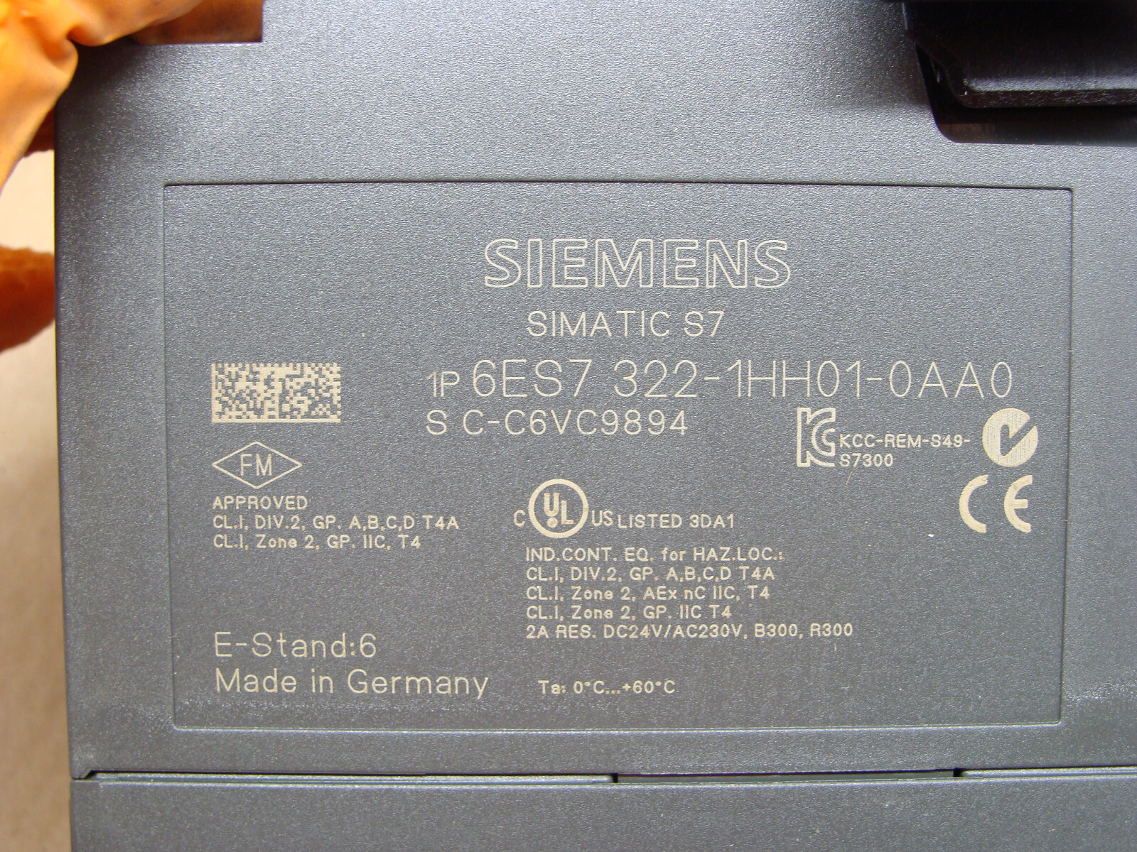 SIEMENS 6ES7 322-1HH01-0AA0 SIMATIC S7 OUTPUT MODULE.