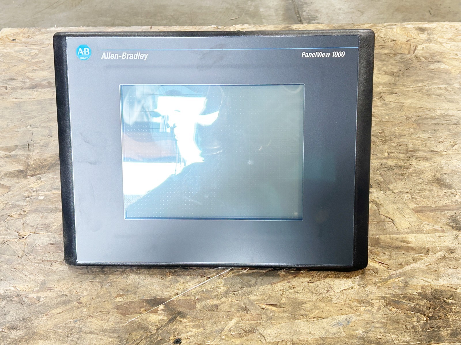 New Allen Bradley 2711-T10G8 Operator Interface 10″ Display 640X480 Pixels 240V