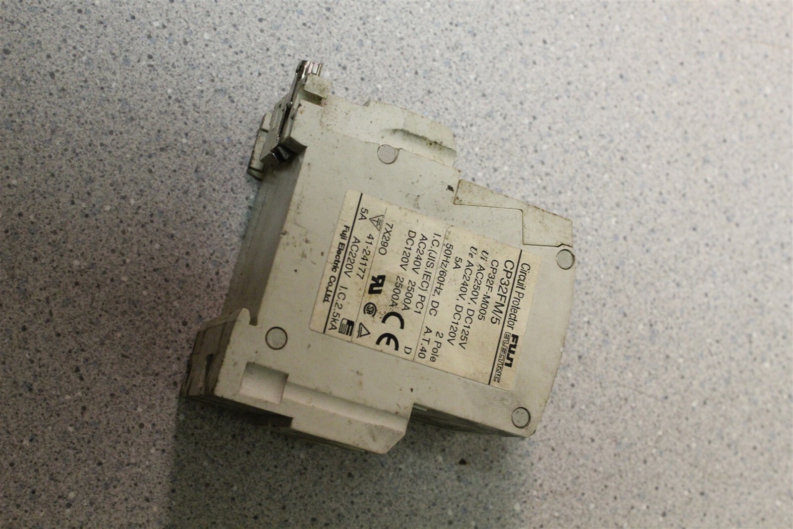 Fuji Circuit Protector CP32FM/5A *FREE SHIPPING*