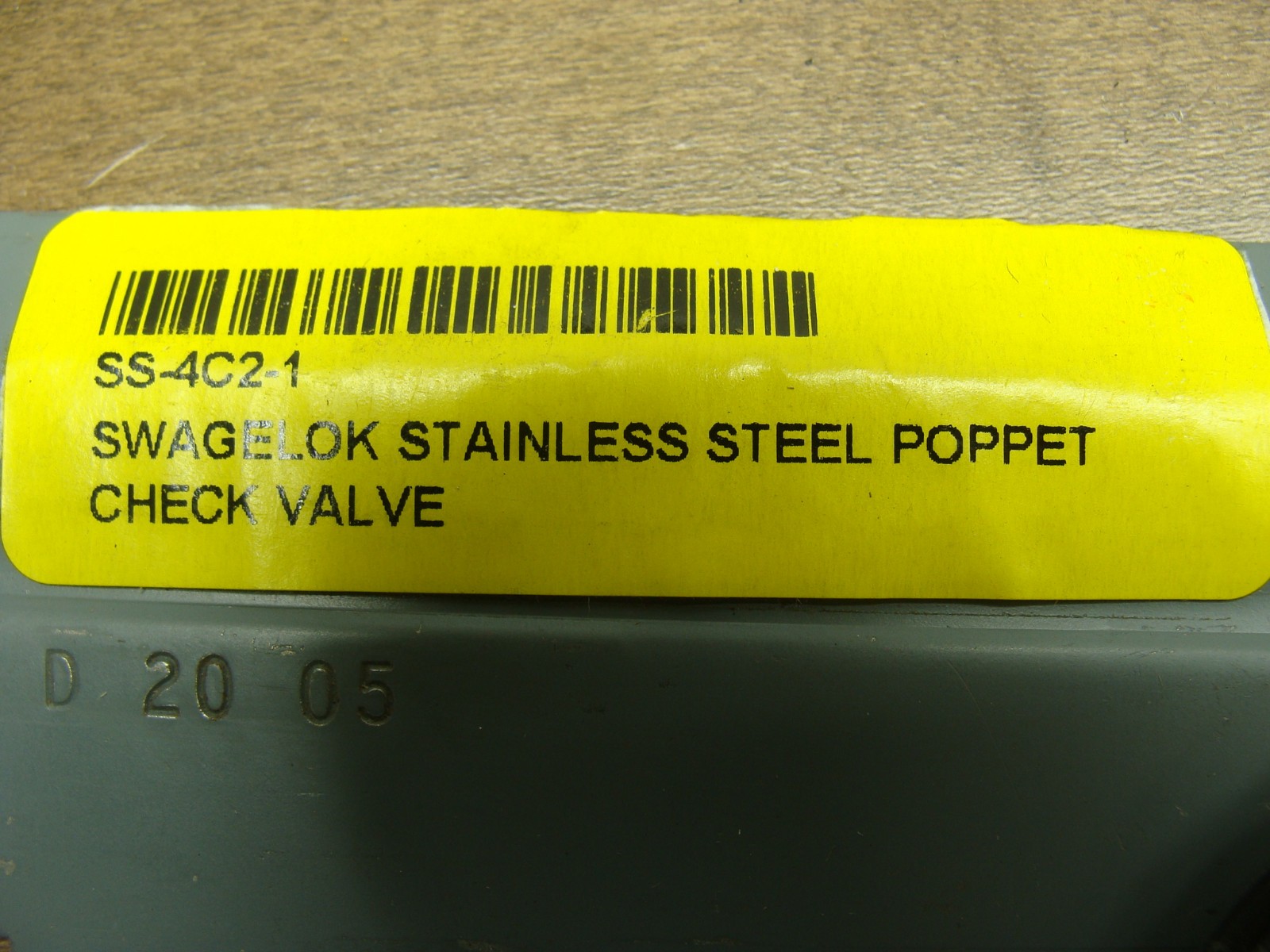 SWAGELOK SST POPPET CHECK VALVE SS-4C2-1 FIXED PRESSURE 1/4″ MNPT 1 PSIG
