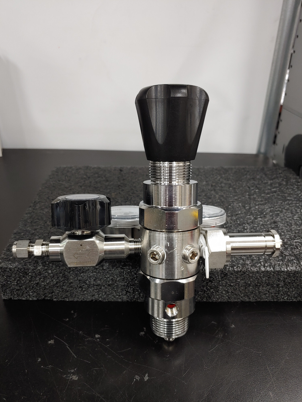 HARRIS KH1109 High Purity Two Stage Gas Regulator