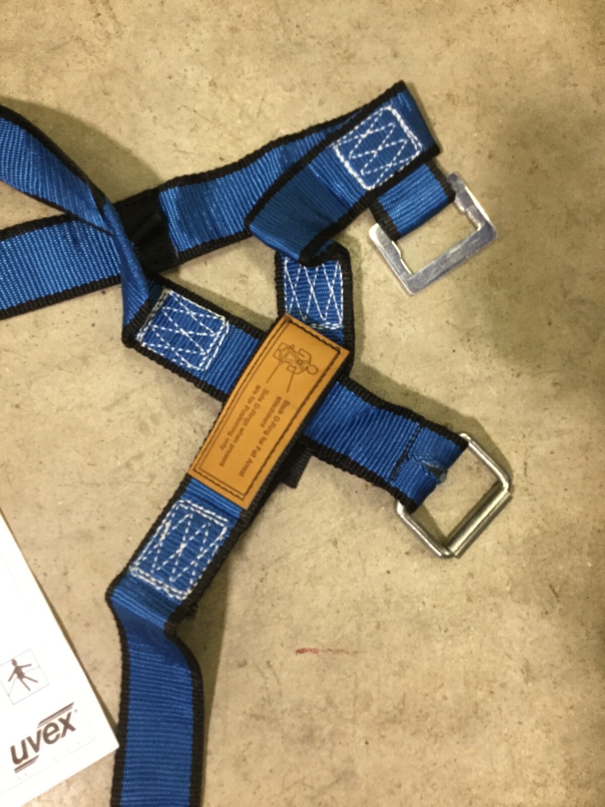 Uvex T601DM Full Body Harness, Medium, Tongue Buckle Leg Straps, Blue