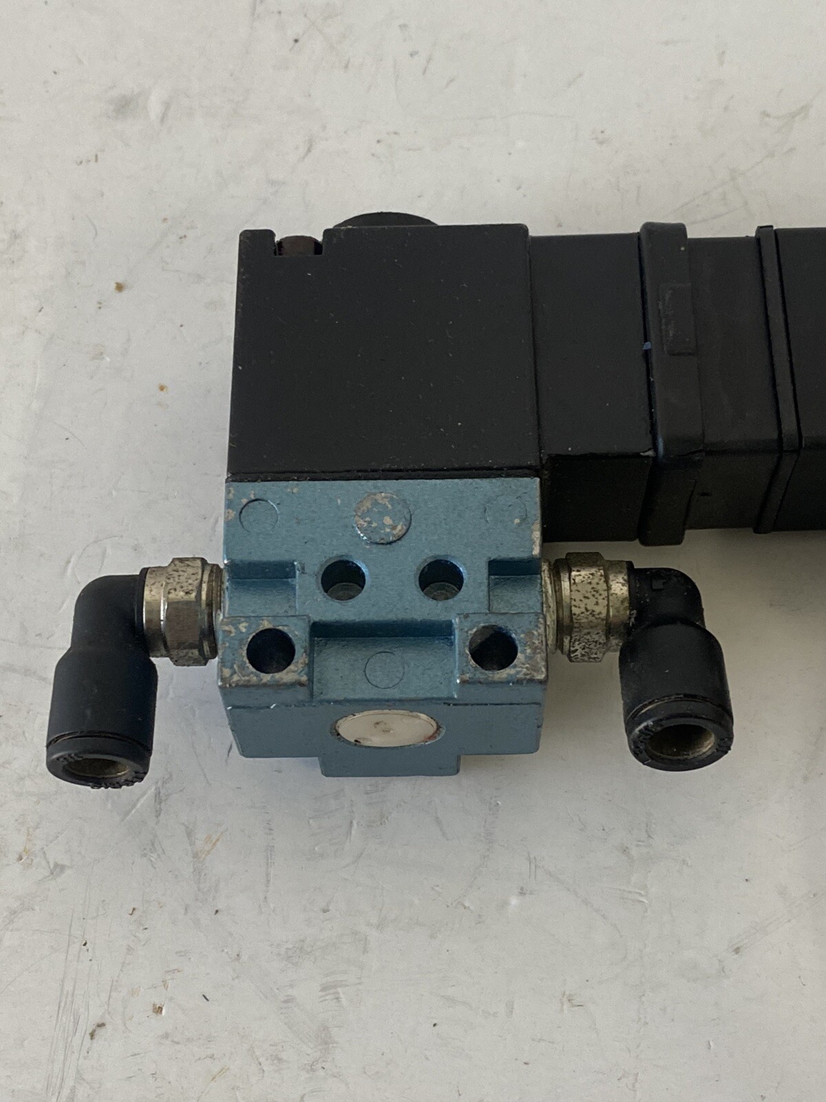 MAC 111B-112JB SOLENOID VALVE 120 Volts 6.8 Watts 150 Psi