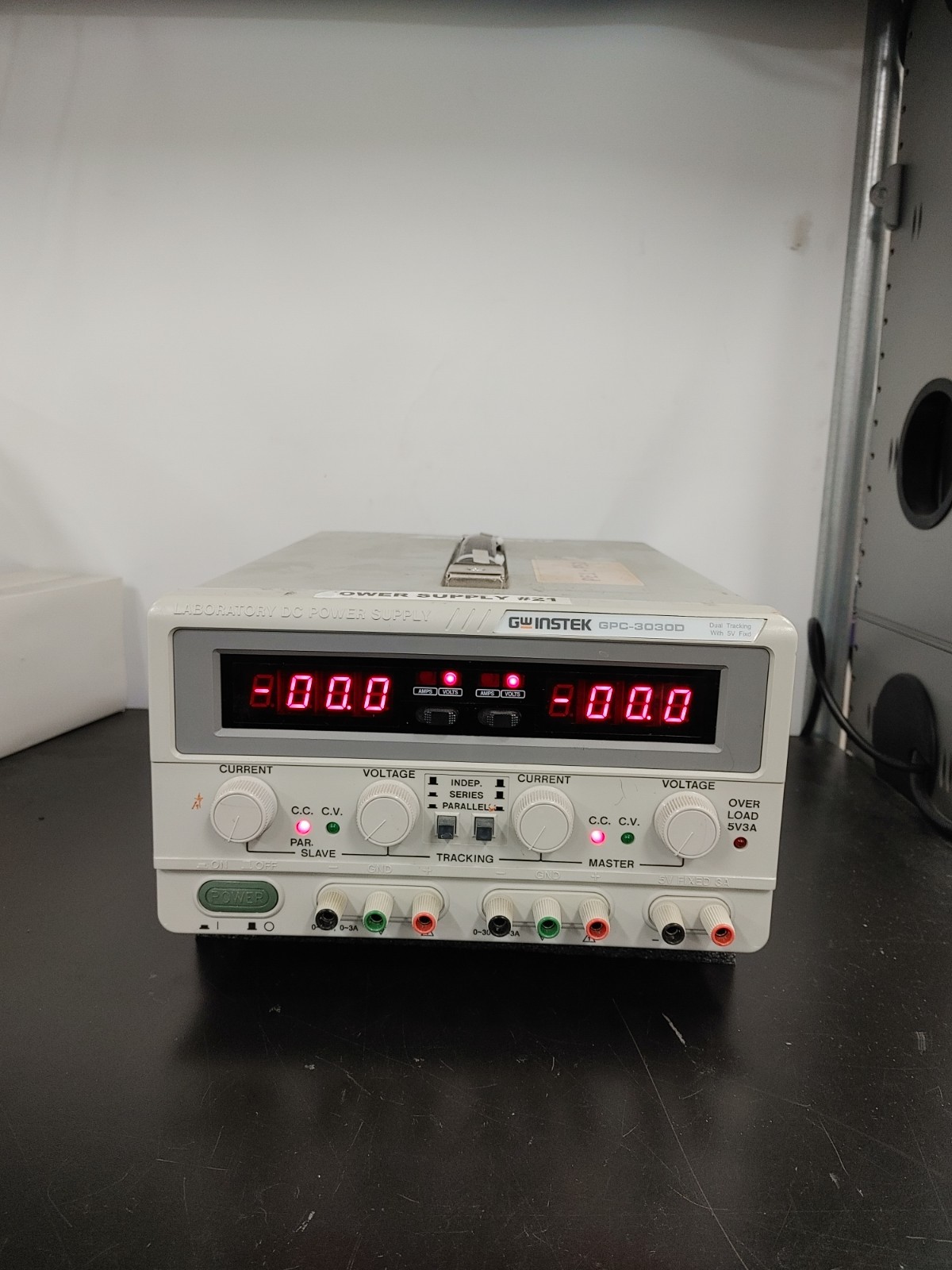 GW INSTEK GPC-3030D Dual Tracking with 5V Fixed Laboratory DC Power Supply