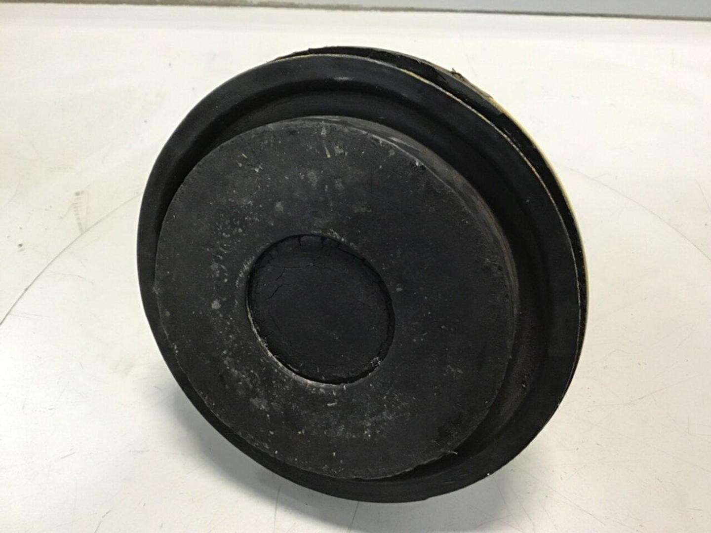BARRY CONTROLS Leveling Mount Pad 6 Inch LM5B Used #122638