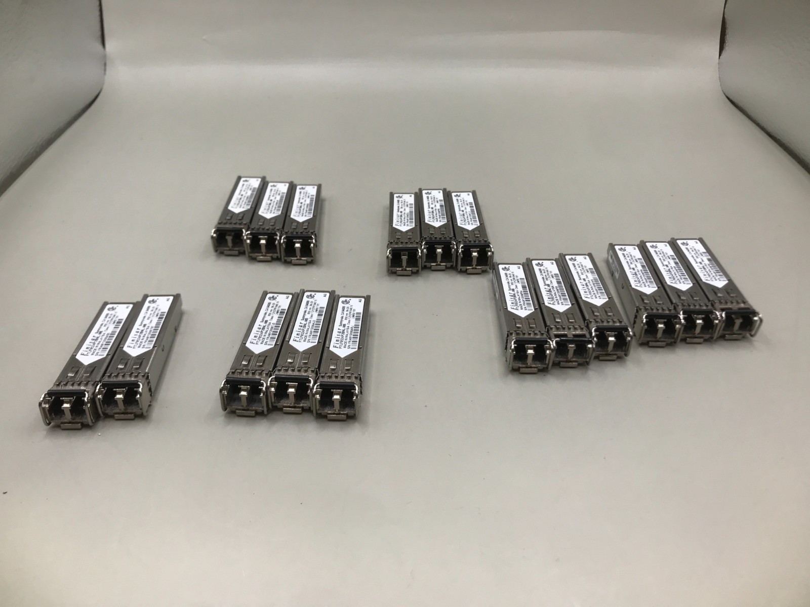 LOT OF 17 FINISAR FTLF8524P2BNL-MB CLASS 1 850NM 4GB SFP TRANSCEIVER MODULE