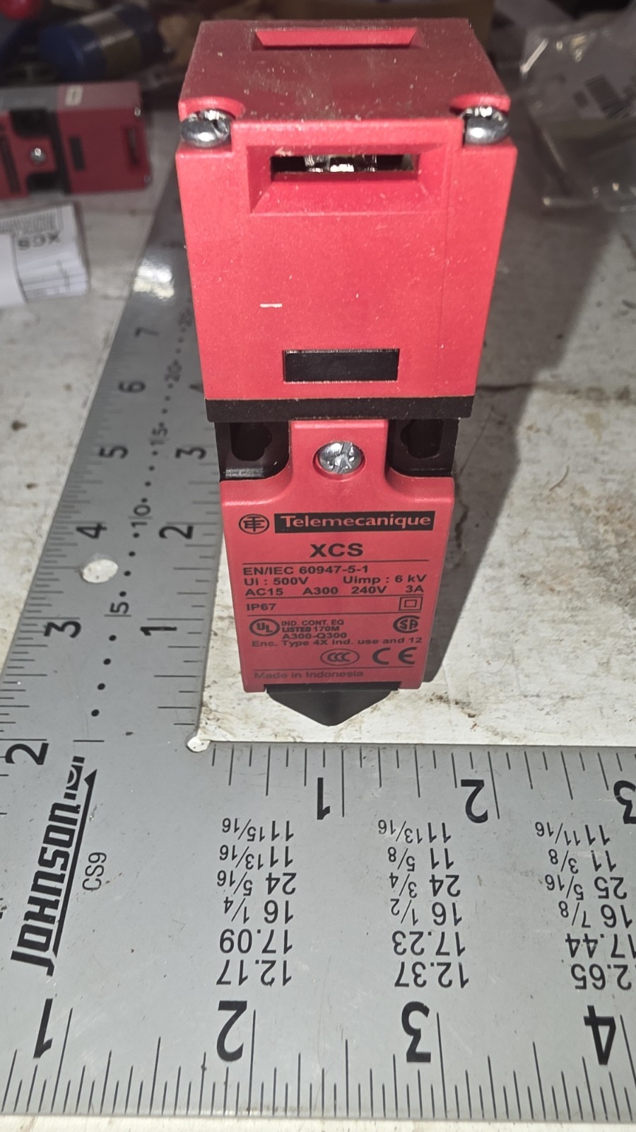 Telemecanique Limit Switch XCSPA593
