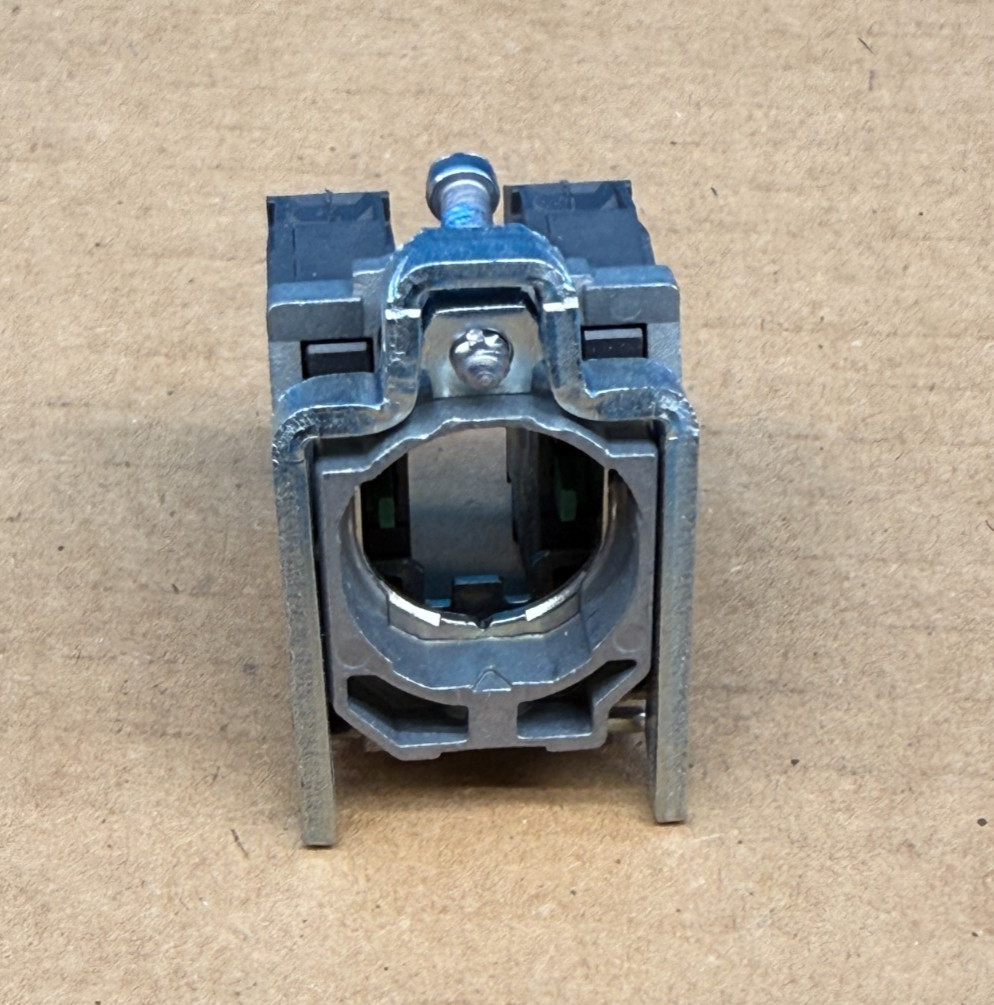 Lot of 2x Genuine Schneider ZB4BZ103 Harmony 22mm 1NO Contact Block Mounting