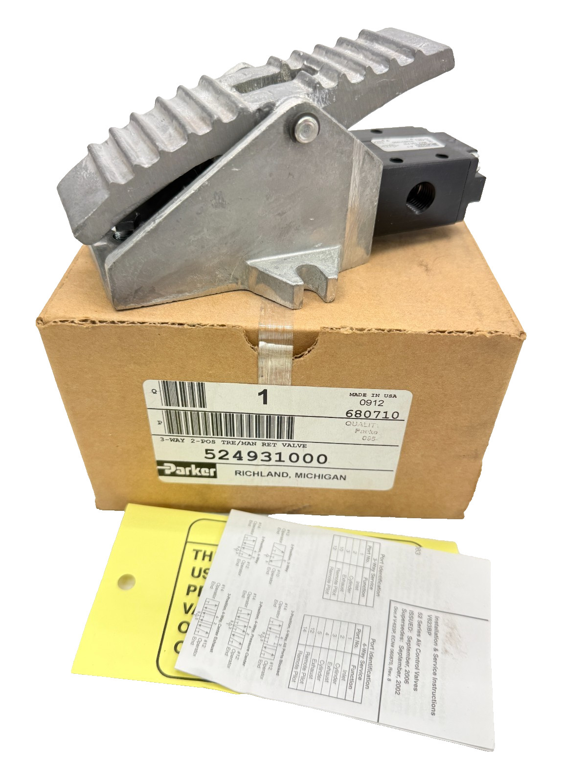 Parker 524931000 Manual Air Control Valve, 3-Way, 2-Pos, TRE/MAN Ret, 1/4″ NPT