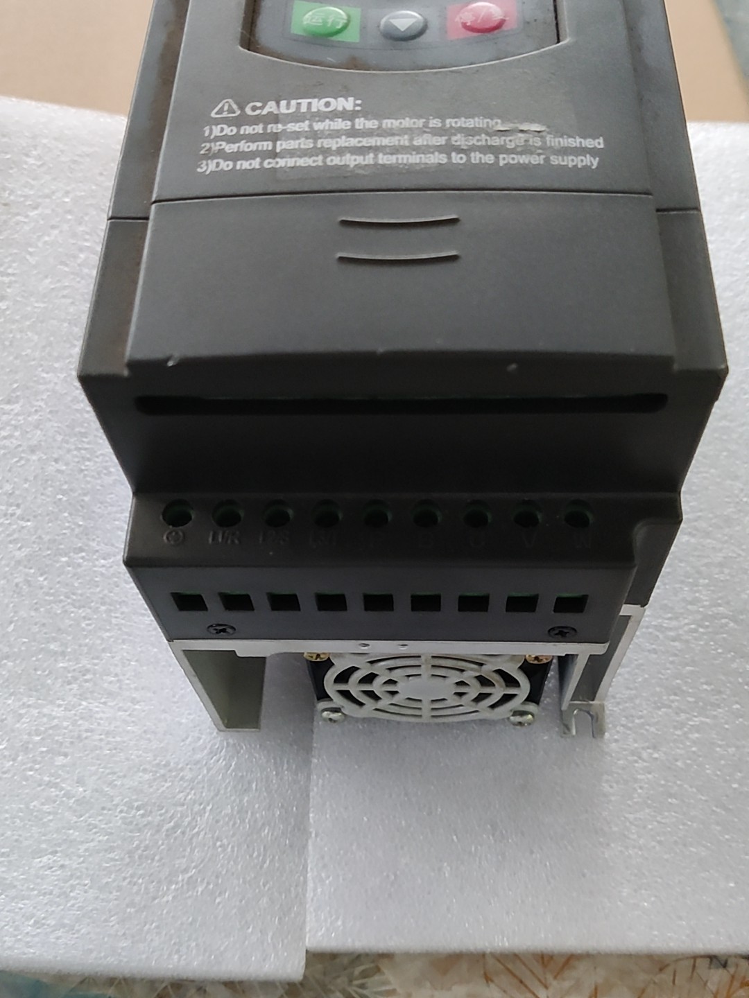1P E2000-0015T3 1.5KW 380V Accept counteroffer