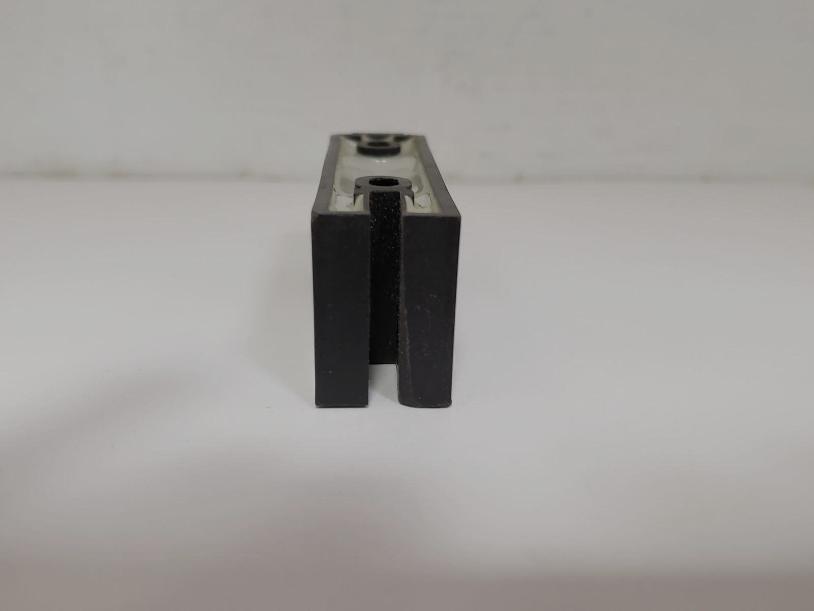 BAUMER IGFK 20N1599/S35L PROXIMITY SWITCH 3 PIN 10-30 VDC NNB
