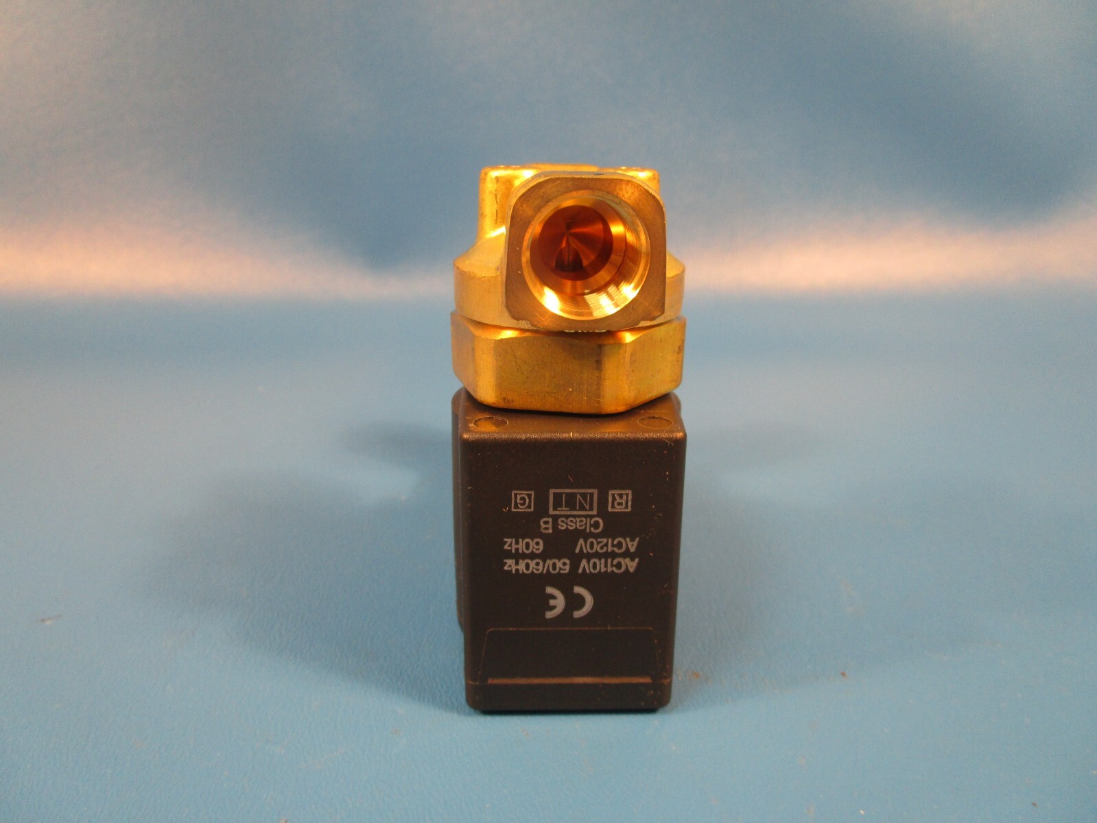 MC VX2330-03N-3DLR1, Valve, Direct operated, 3 port solenoid valve for Manifold