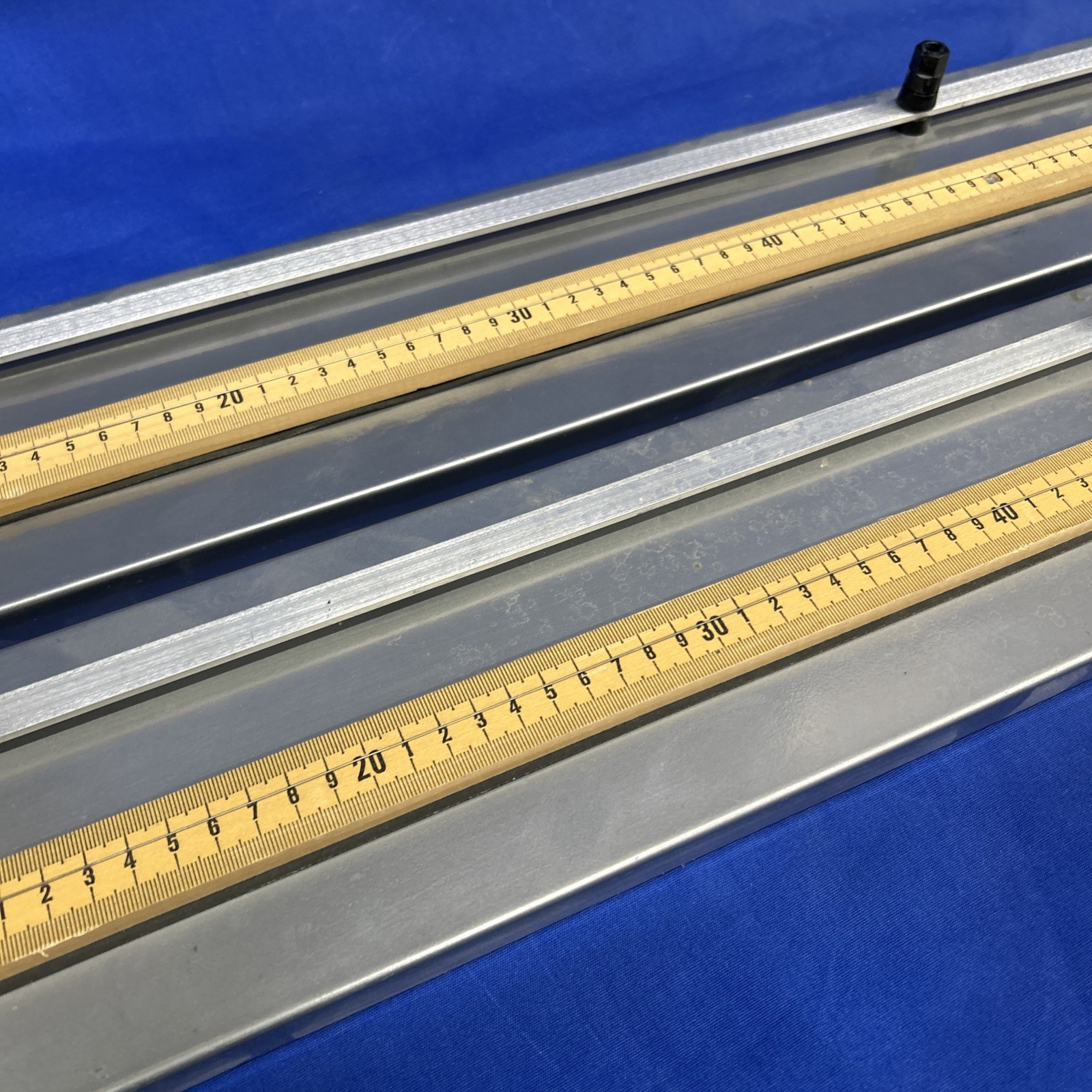 Cenco Scientific 44″ stainless device with 100 cm ruler Pasco