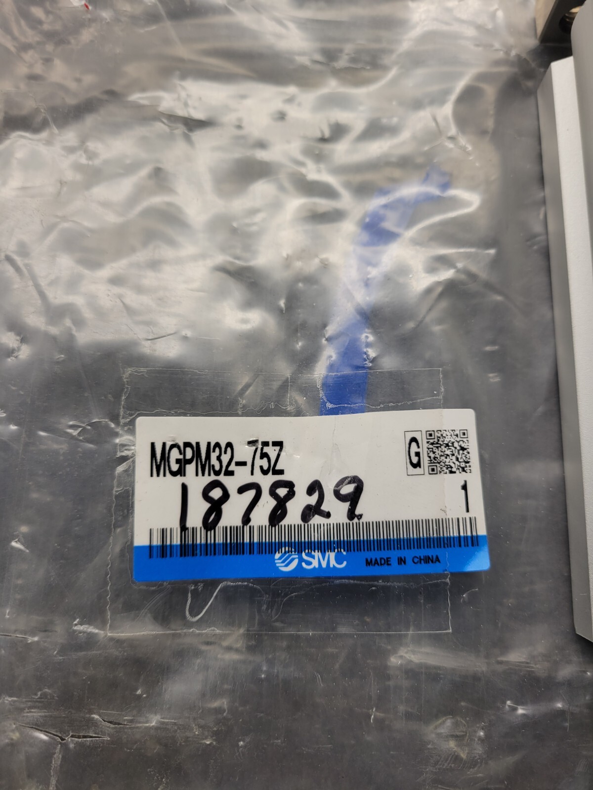 SMC MGPM32-75Z Cylinder.