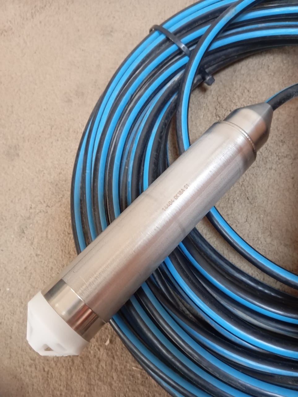 Endress+Hauser / Deltapilot M / Hydrostatic Pressure Transmitter / FMB53-LVP4/0