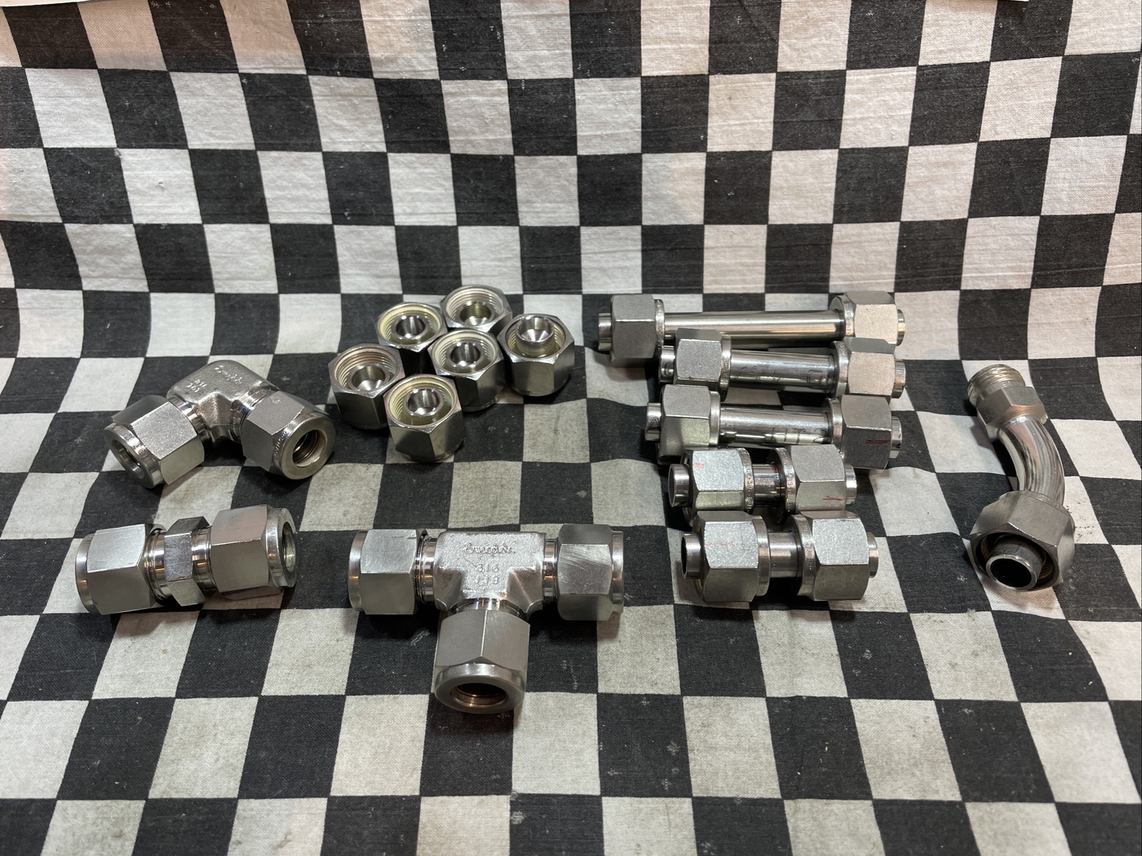 SWAGELOK SS-810-3 SS-810-6 SS-810-9 SS-810-CP, UNION PORTS 1/2″ LOT OF 15#1176Z9