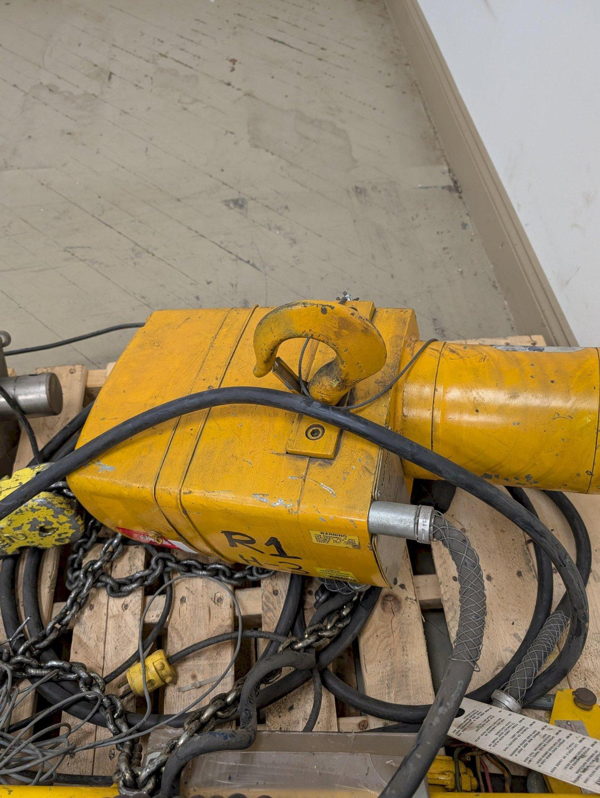 Yale 2-Ton Hoist & Tilt Lock Crane KEL2-107H71/252 | 4000 lb Cap | 460V 3PH | LS