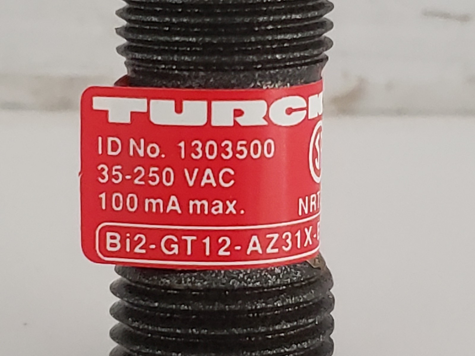 TURCK BI2-GT12-AZ31X-B3131/S34 INDUCTIVE SENSOR 35-250V 1 LED (1303500) NIB