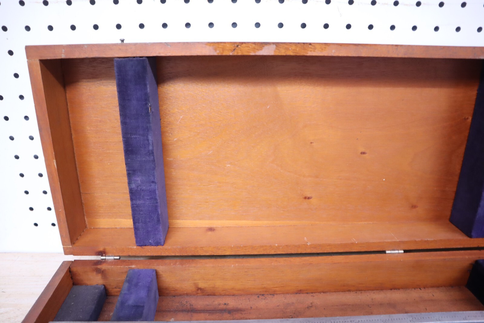 Nice Used Vintage Brown & Sharpe 585 Height Gage W/ Wooden Case 0-11″ Tools Weld