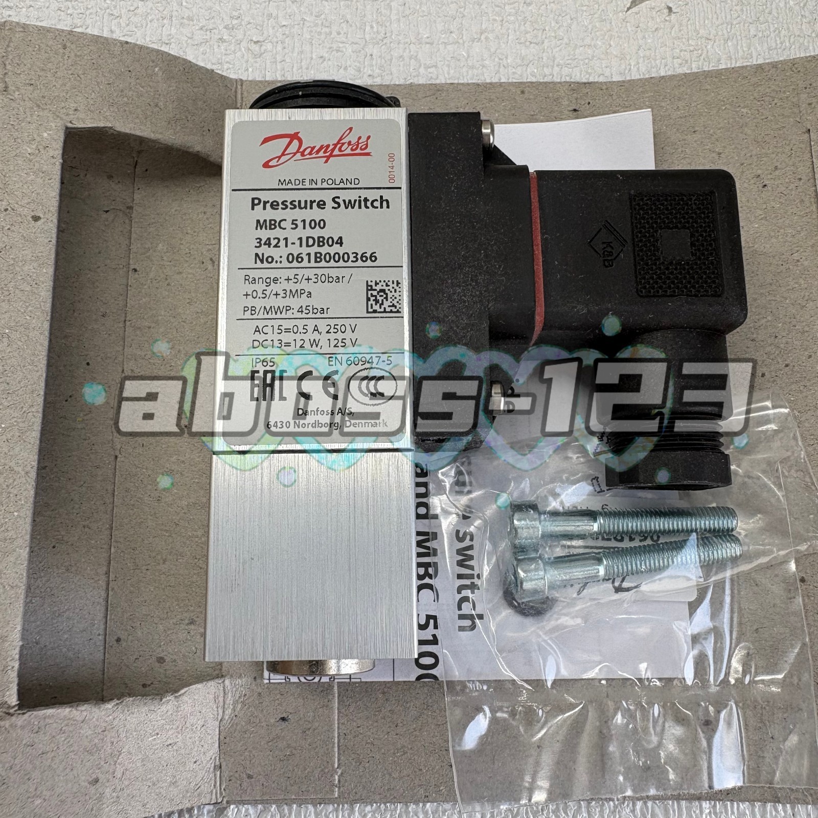 Danfoss 061B000366 MBC5100 pressure sensor#1pcs new in box