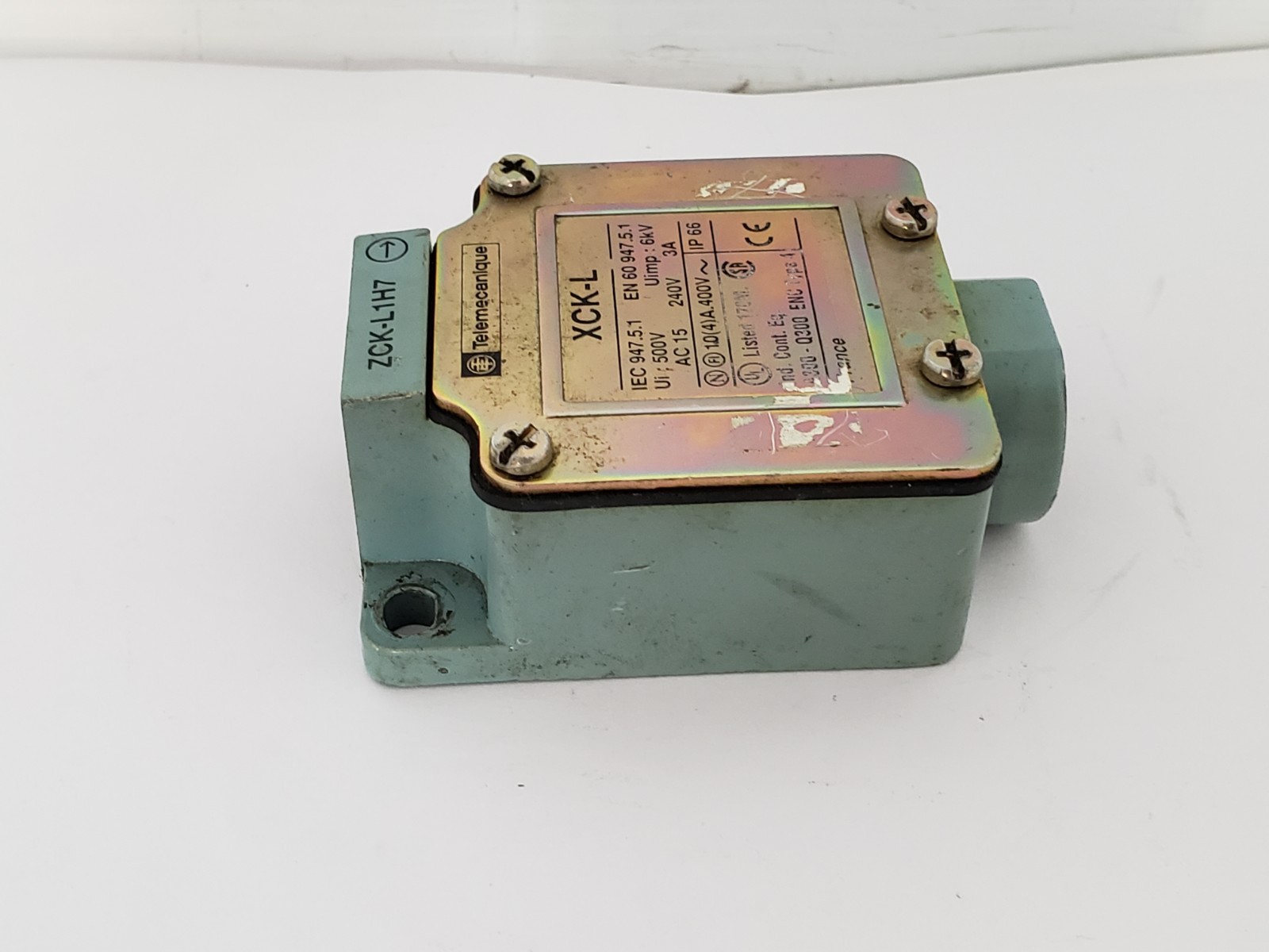TELEMECANIQUE ZCK-L1H7 LIMIT SWITCH BODY