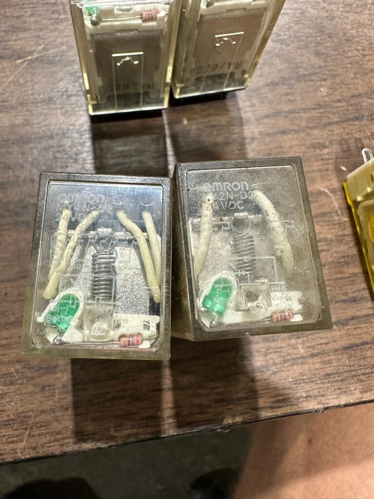 LOT OF 2 OMRON MY4N-D2 24VDC RELAYS W465