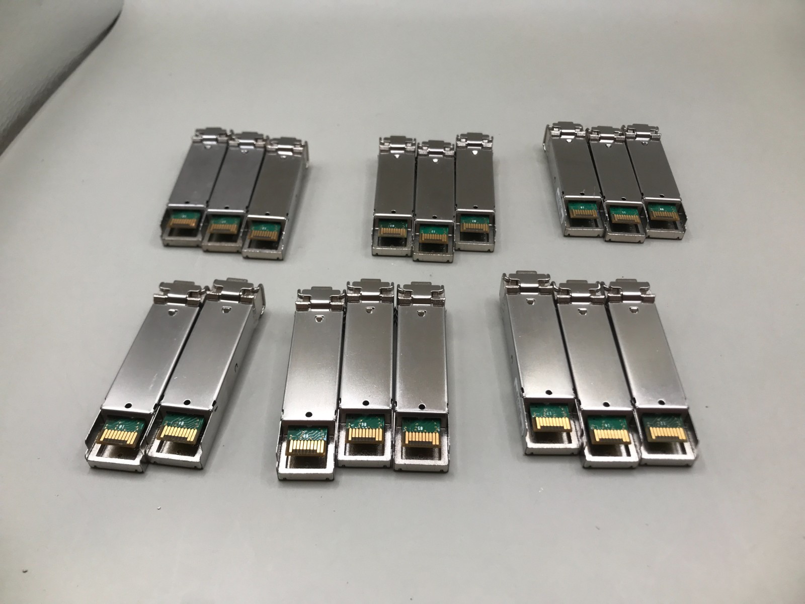 LOT OF 17 FINISAR FTLF8524P2BNL-MB CLASS 1 850NM 4GB SFP TRANSCEIVER MODULE