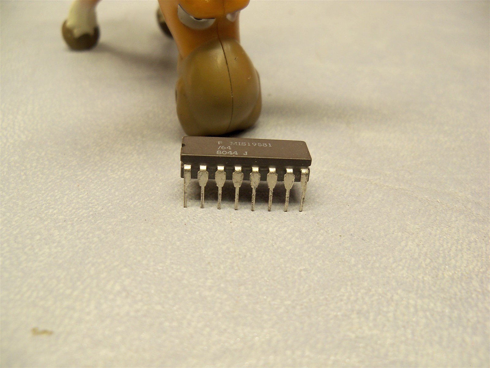 Fairchild MIS19581-64 Integrated Circuit Case – Lot of 12