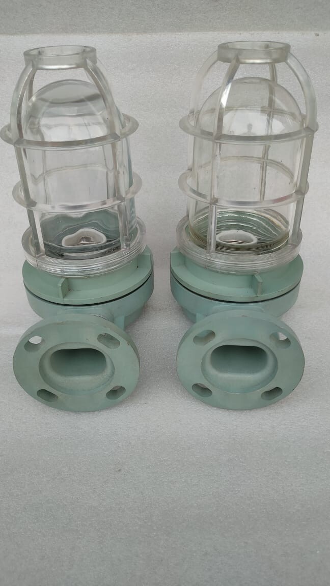 WB-2B MARINE WALL LIGHT 220V 60W IP56 LOT OF 2
