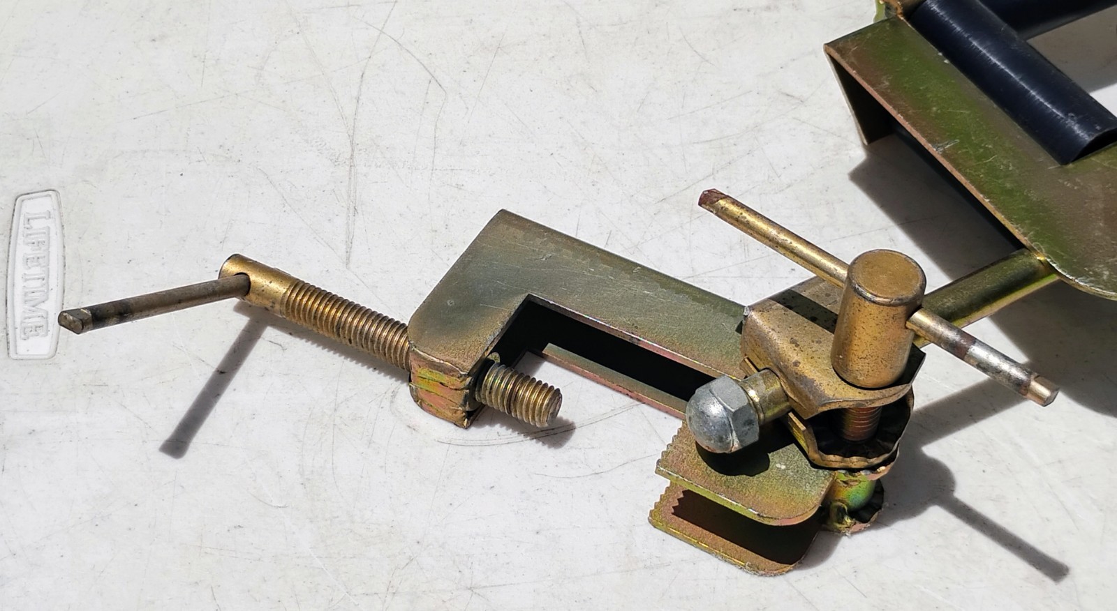 LEVITON 49001-JOE CLAMP-ON FIBER OPTIC CABLE WIRE ELECTRICAL PULLER ROUTER TOOL