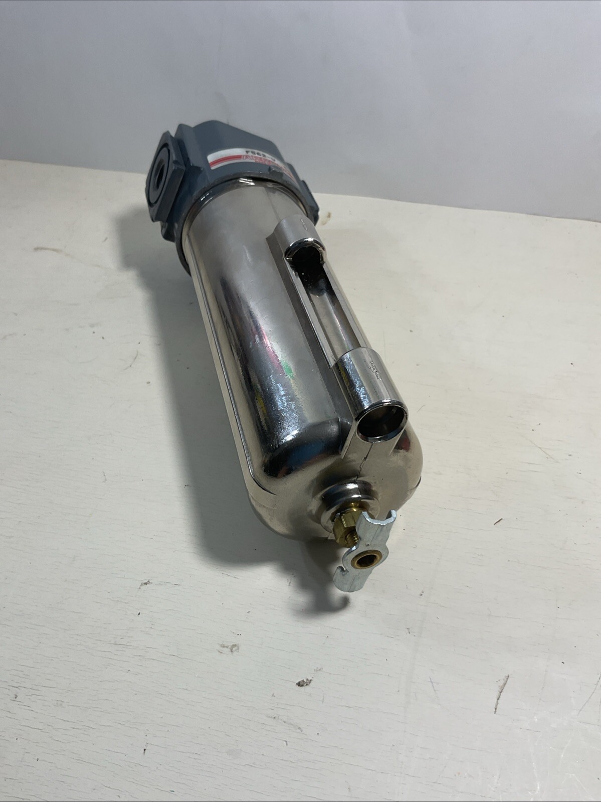 NEW ARROW F562-v COALESCING FILTER 3/8 N.O.S.