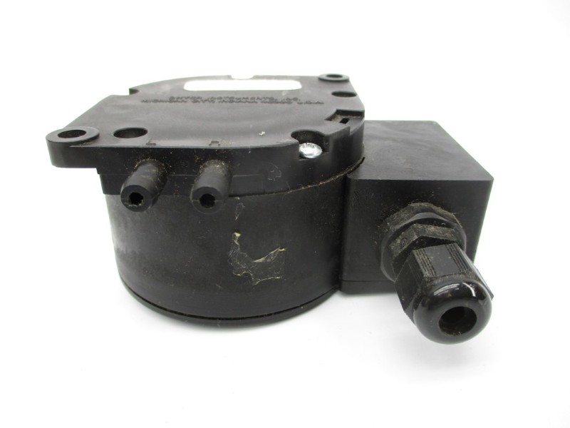 DWYER 604D-10 10-35VDC 5PSI 0-10IN.W.C NSNP
