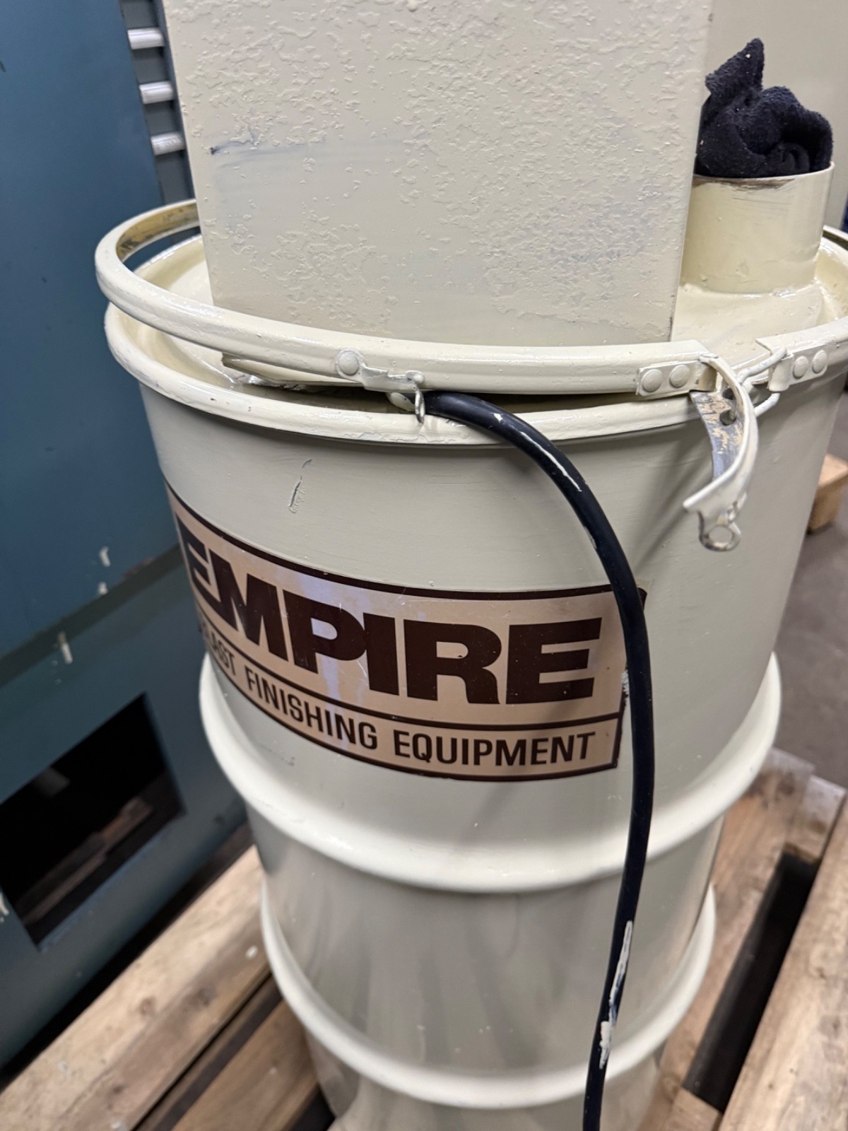 Empire EF-2436, Sandblast w/ DUST COLLECTOR, 120 VOLTS BLAST CLEANER
