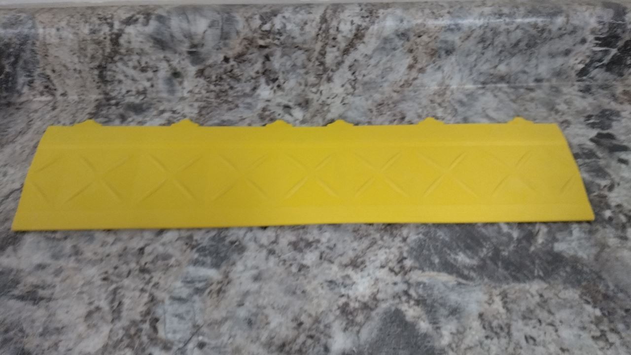 Safe-Flex A4-Y 10 Pk 18 In L 4 In W Yellow PVC Ramp Edge