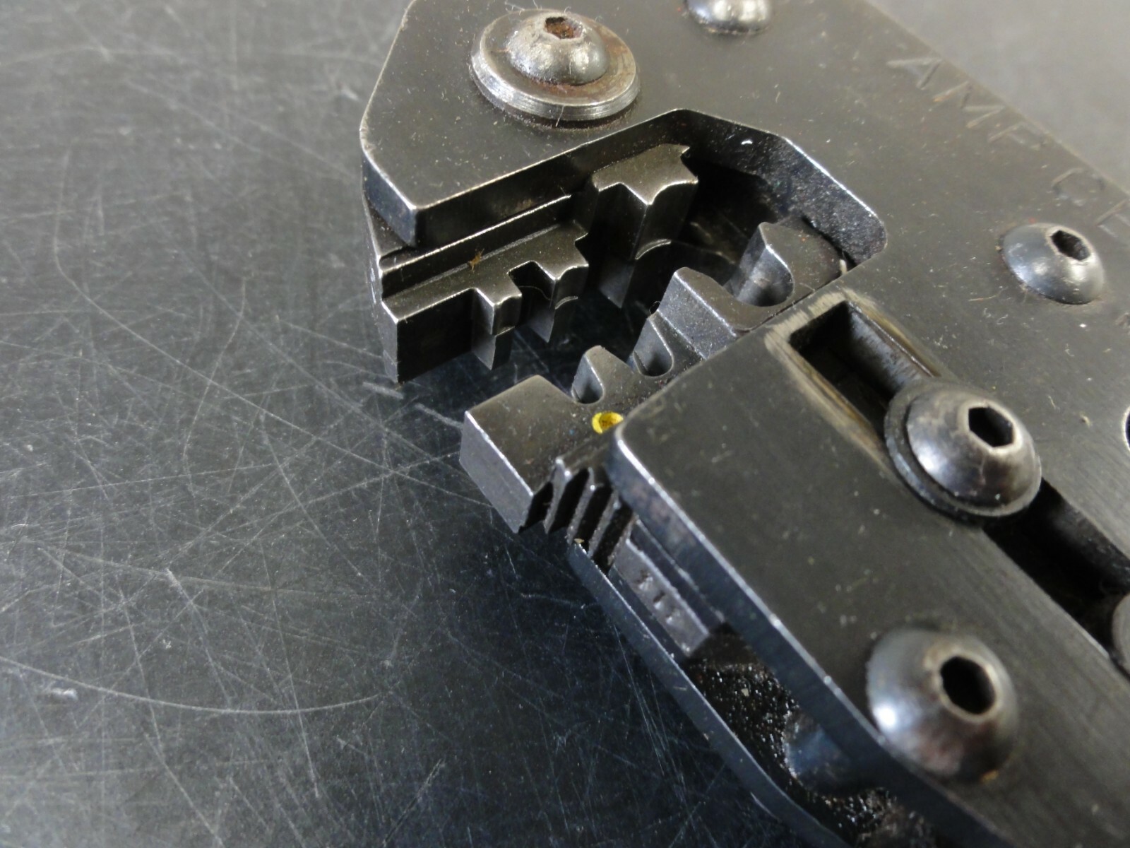 Amp Certi-Lok No 169-400 Crimping Tool with 414 Die