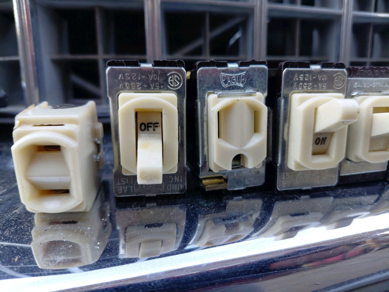 Vi Tage Eagle TOGGLE ON/OFF SWITCH AC ONLY 15A-120 Lot