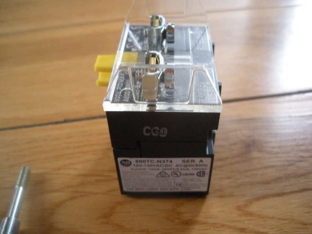 NEW ALLEN BRADLEY, 800TC-N374 MODULE + NEW 800T-XD4 SER E.