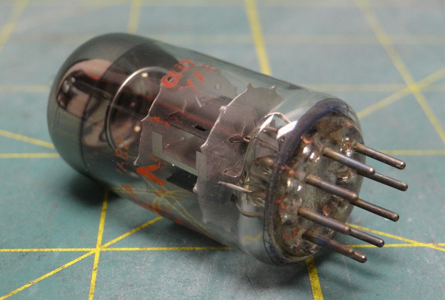 Sylvania Electric Vacuum Tube 7BQ7A 76BZ