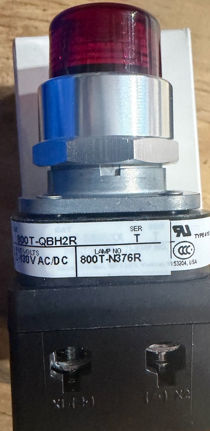 ALLEN BRADLEY 800T-QBH2R PUSHBUTTON ILL 12-130V RED LED HIGH VIS SERIES U NIB