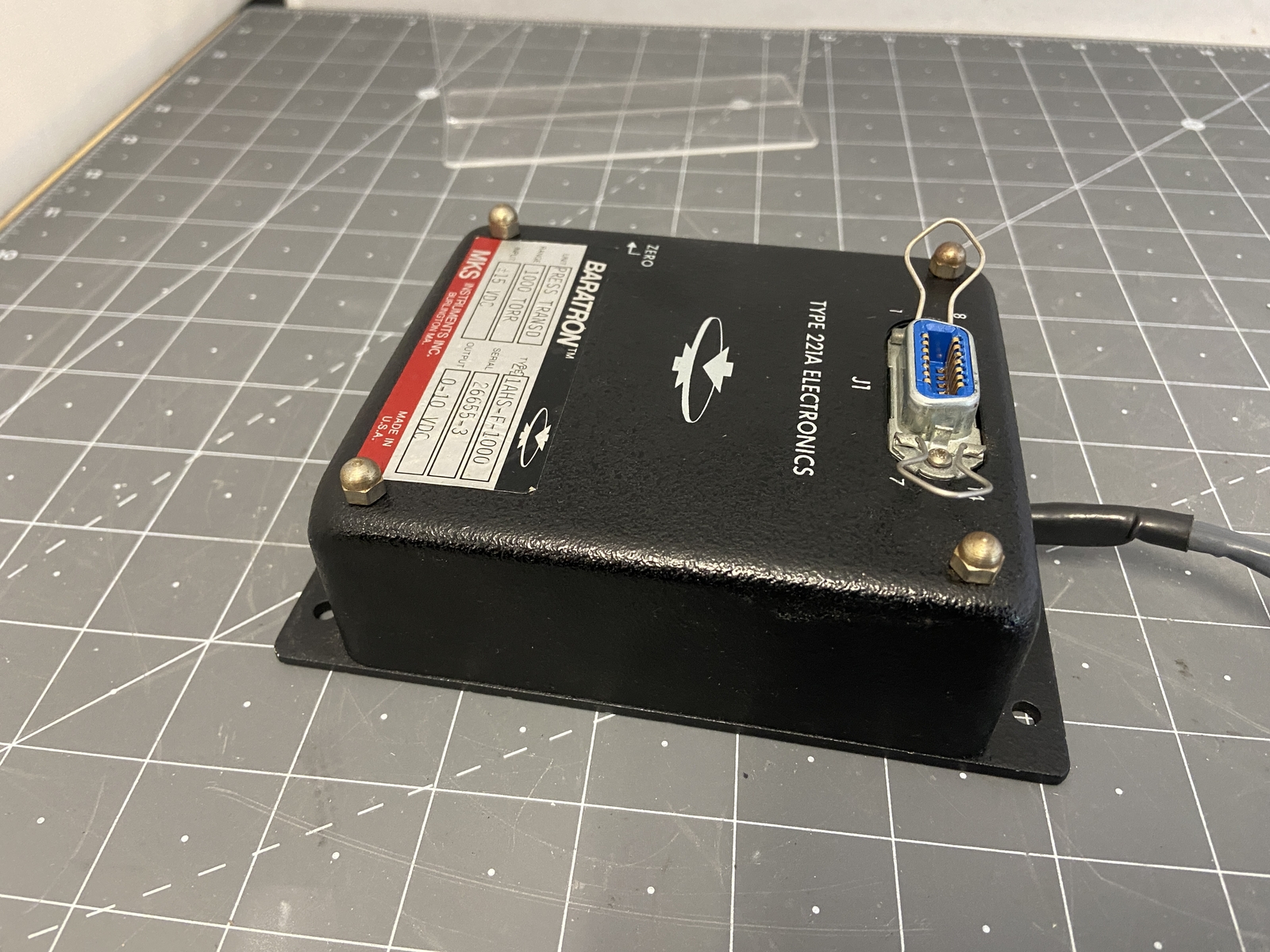 MKS 221AHS-F-1000 Baratron 1000 Torr, 0-10 VDC