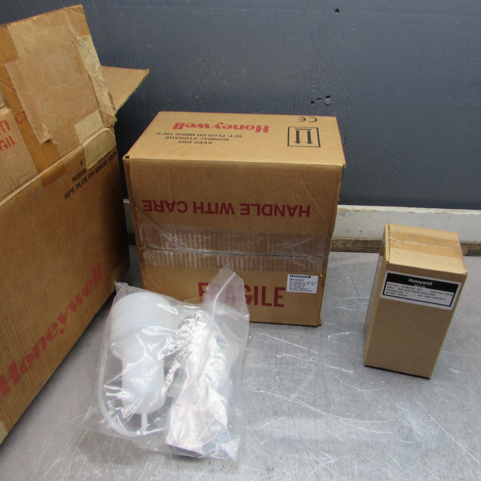 NEW! Honeywell HPW7000-01-036-00-00, High Purity pH Flow Measurement Chamber,NIB