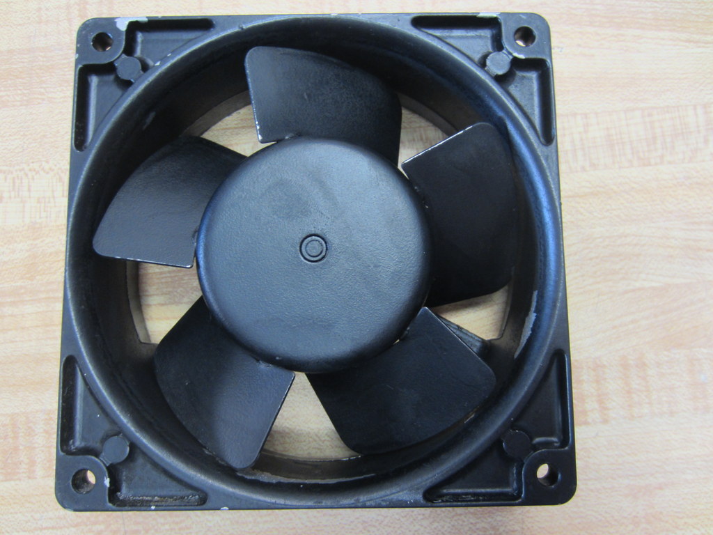 EBM W2G107-AE17-13 Fan 120mm 24VDC 4.0W 3050U/min W2G107AE1713 With Grill