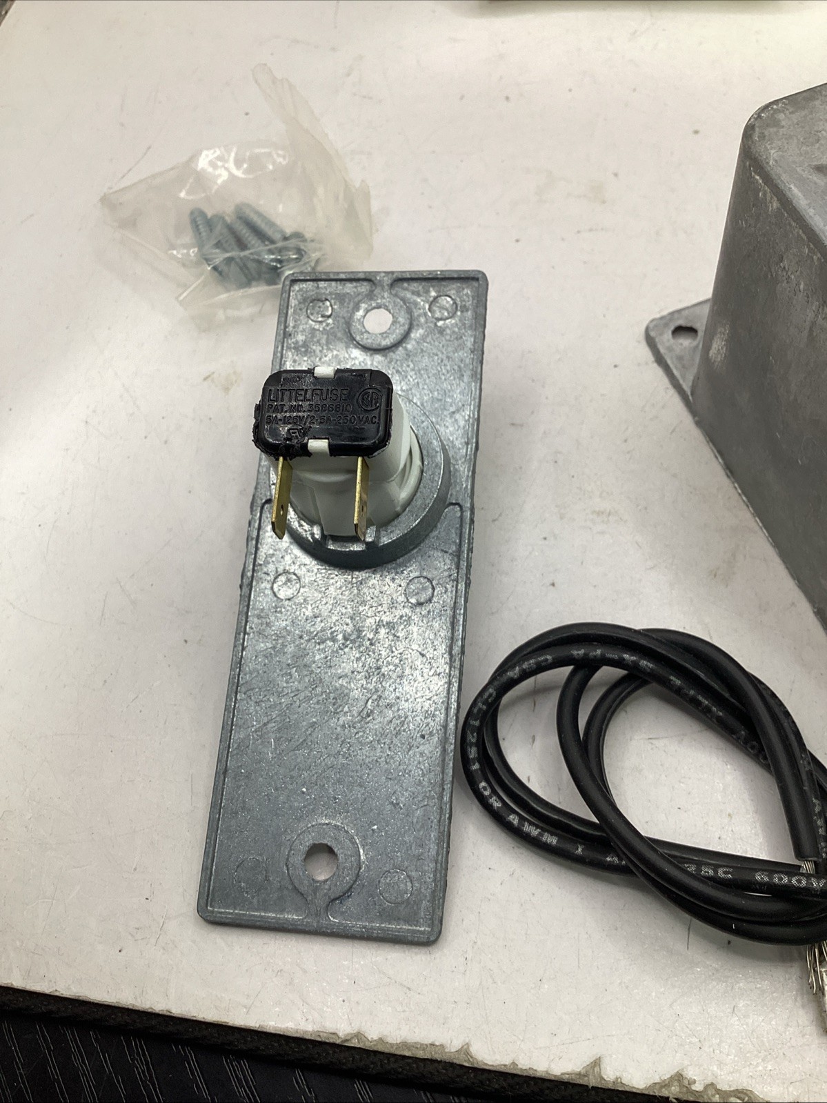 PerfectLine DF415 Automatic Door Operated Light Switch NEW