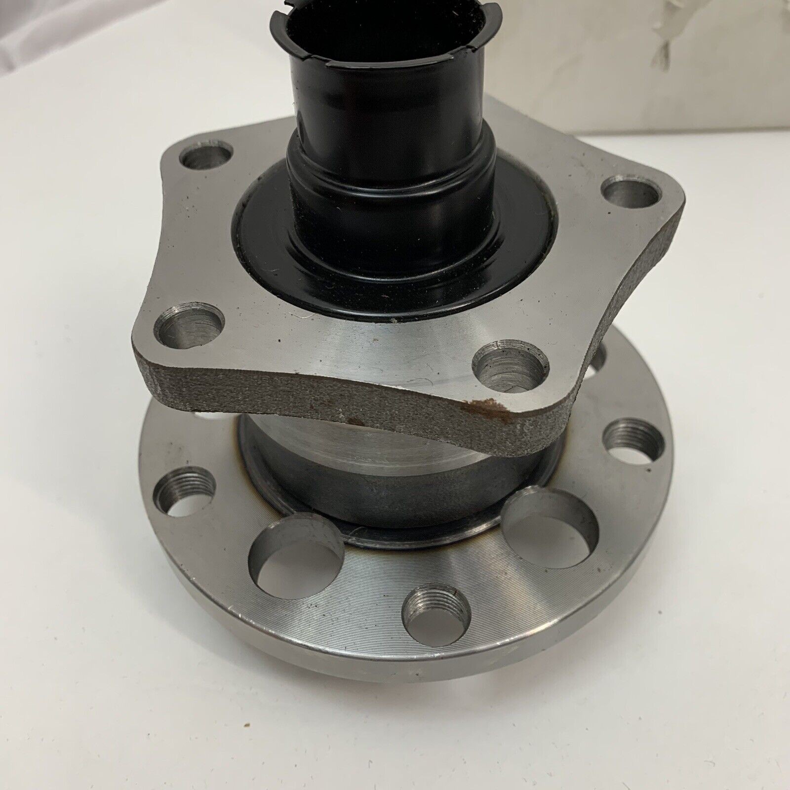Wheel Hub Assembly with Bearings for Volkswagen Passat Audi A6 In Box