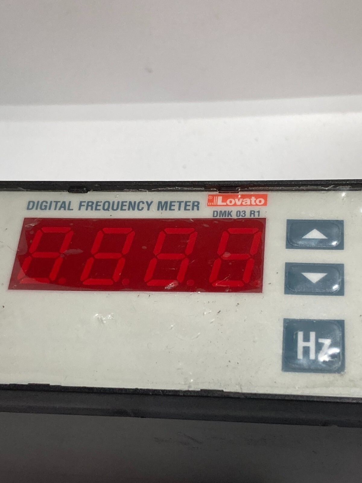 LOVATO DMK03-R1 DIGITAL FREQUENCY METER AND PROTECTION RELAY 220-240V NNB