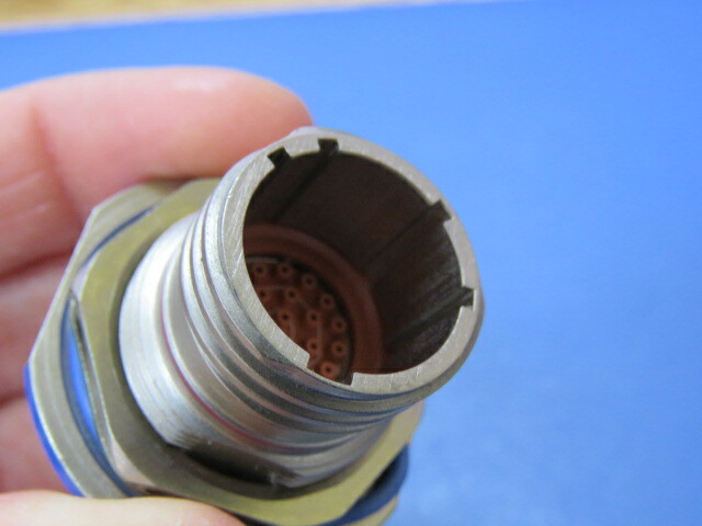 Amphenol JD38999/24FC35PN Qty of 1 per Lot 22 Position Circular Connector Rece