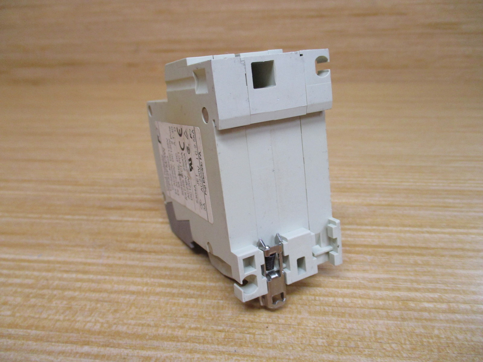 Fuji Electric CP32FM/3W 3A Circuit Breaker CP32FM3W