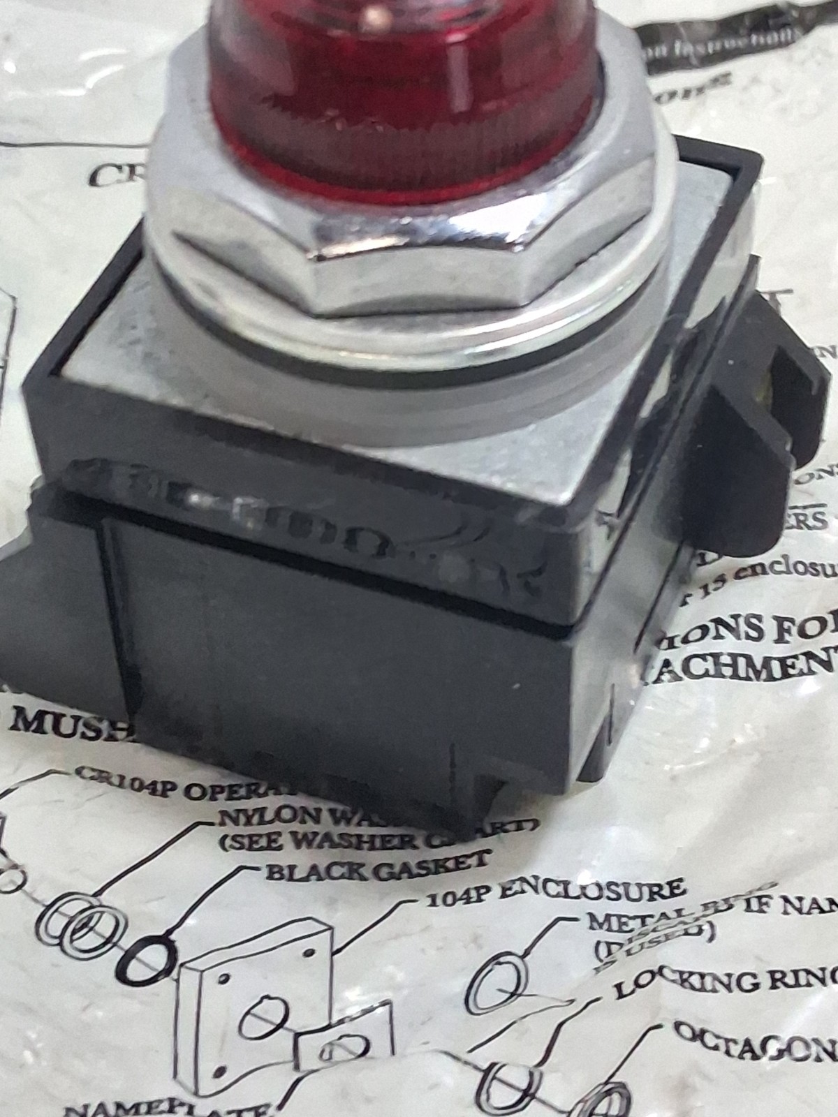 GE CR104PLG22R INDICATOR LIGHT RED FULL VOLT 120V SERIES A NIB