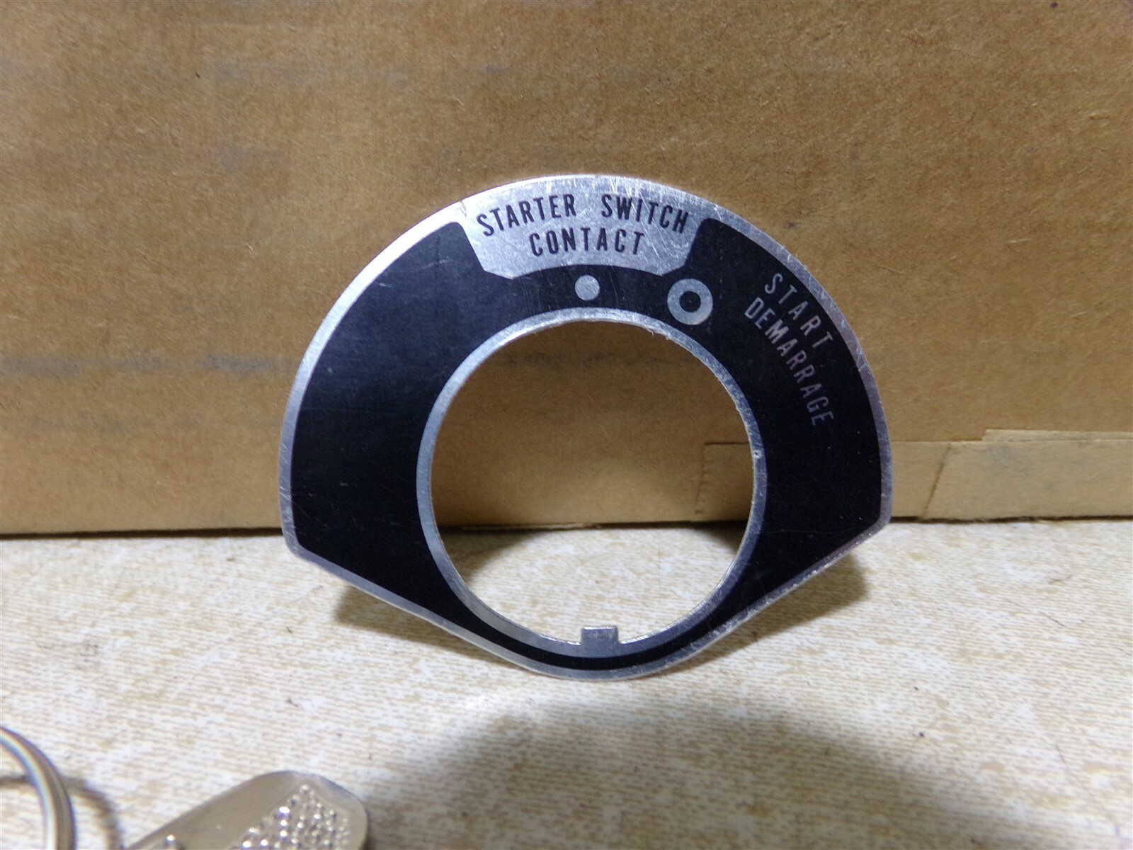 NEW Ignition Switch with 2 Keys and Trim bezel *FREE SHIPPING*