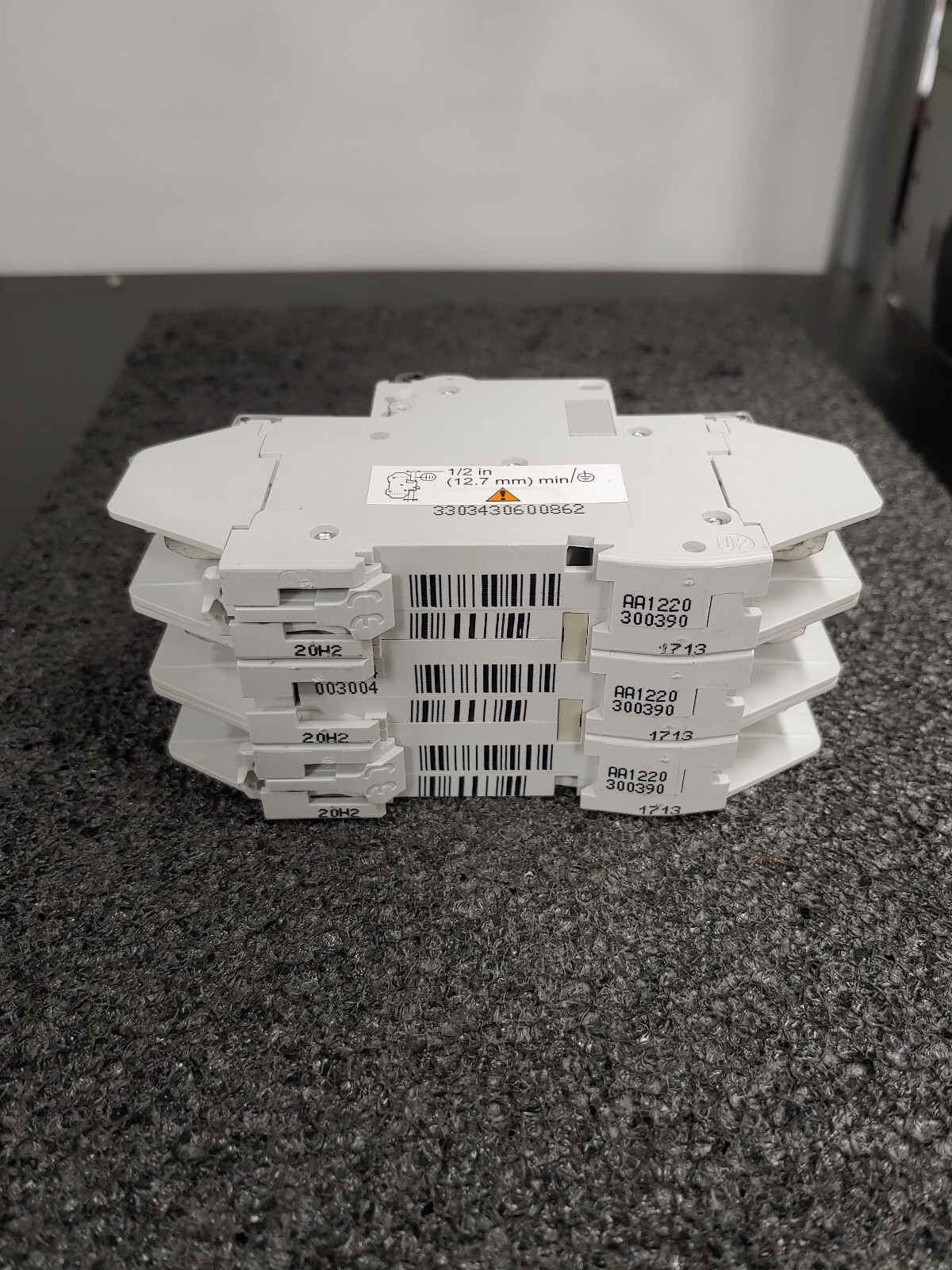 SCHNEIDER ELECTRIC 60297 D 25A 3P 240V C60 Multi 9 MCB Miniature Circuit Breaker